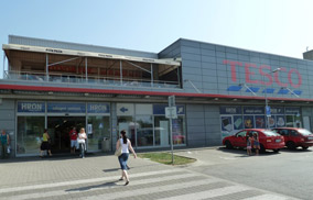 Hron Shopping Center